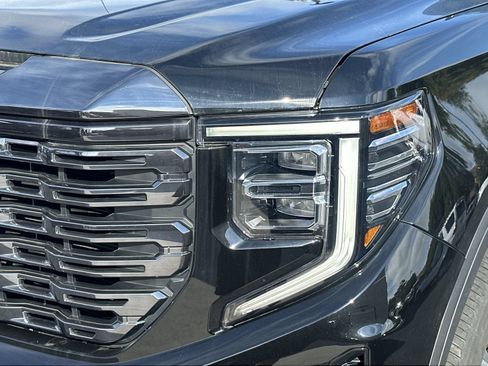 Used 2024 GMC Sierra 1500 Denali Ultimate AWD/4WD image 11