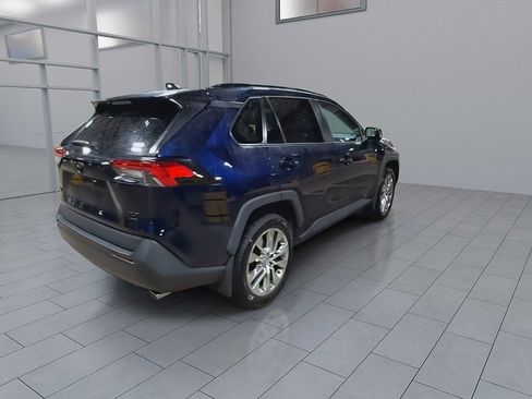 Used 2020 Toyota RAV4 XLE Premium AWD/4WD image 8