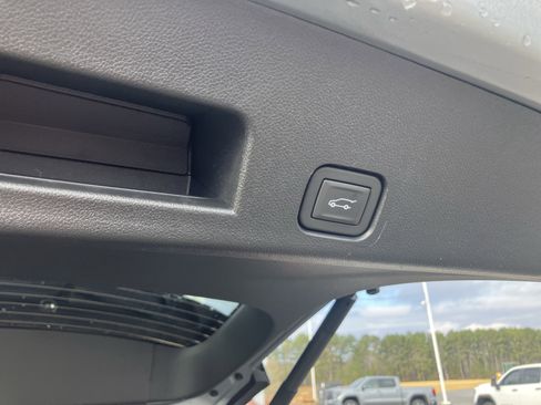 New 2026 GMC Acadia Denali Ultimate w/ LPO, Floor Liner Package image 8