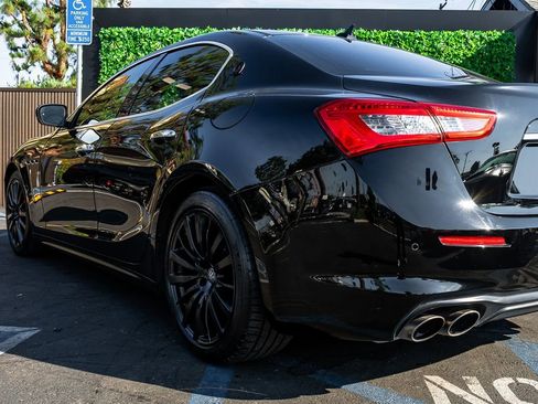 Used 2020 Maserati Ghibli image 1