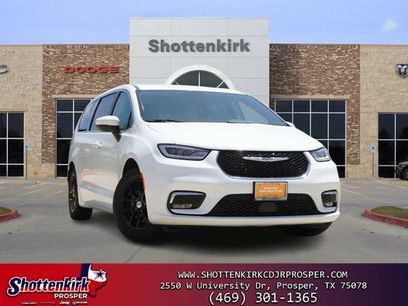 Used 2023 Chrysler Pacifica Touring-L