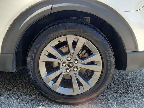 Used 2021 Ford Explorer XLT w/ Equipment Group 202A RWD image 33