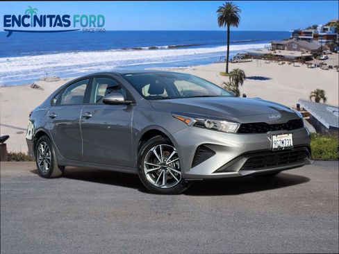 Used 2023 Kia Forte LXS w/ LXS Technology Package FWD image 1