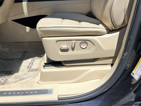 Used 2023 Cadillac Escalade Premium Luxury w/ Performance Package AWD/4WD image 14