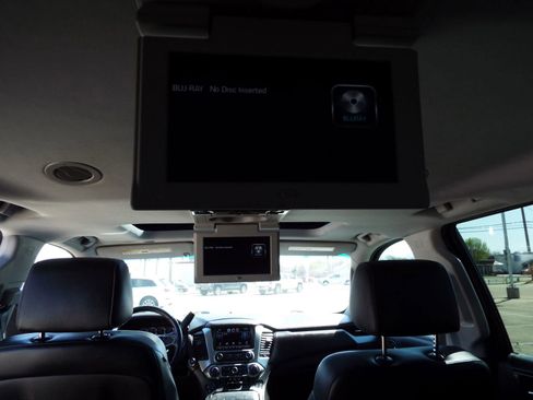 Used 2015 Chevrolet Suburban LTZ RWD image 24