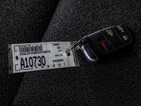 New 2026 Jeep Compass Latitude image 38