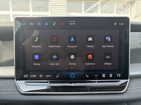 New 2025 Volkswagen Tiguan SE image 23