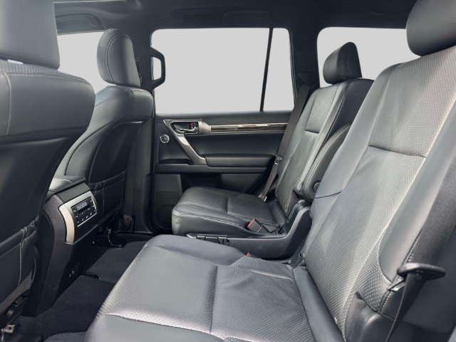 Certified 2023 Lexus GX 460 Luxury w/ Sport Design Package AWD/4WD image 15