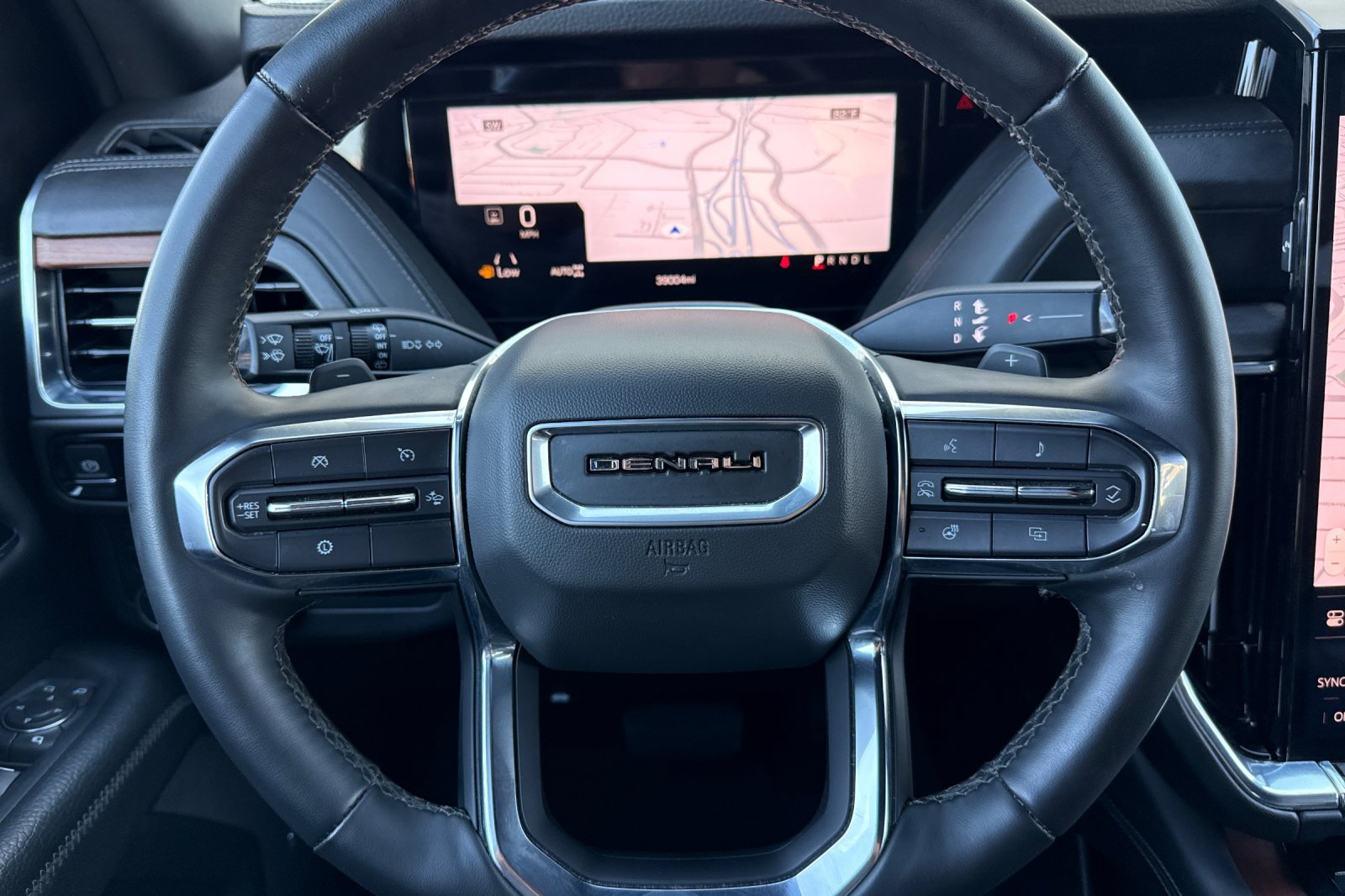 Used 2025 GMC Yukon Denali AWD/4WD image 31