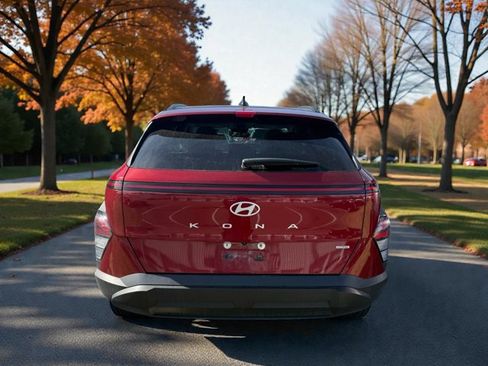 Used 2024 Hyundai Kona SEL image 2