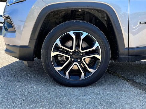 Used 2023 Jeep Compass Limited w/ Sun and Sound Group AWD/4WD image 2