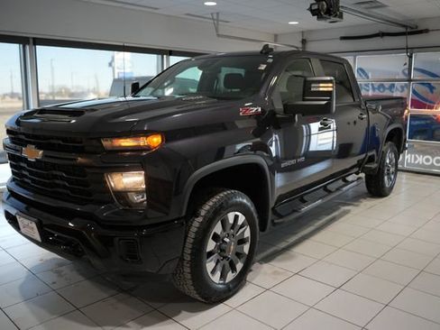 Used 2024 Chevrolet Silverado 2500 Custom w/ Custom Value Package image 6