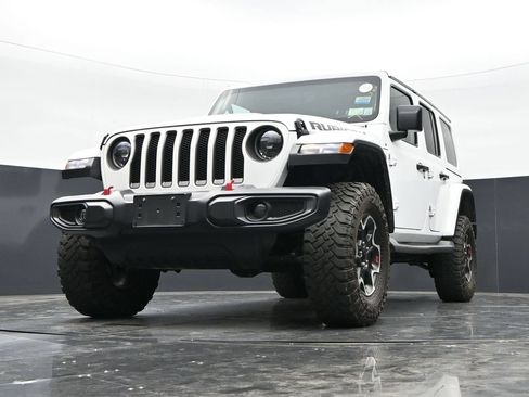 Used 2023 Jeep Wrangler Unlimited Rubicon w/ Cold Weather Group AWD/4WD image 47
