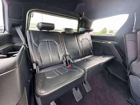 Used 2023 Ford Expedition Platinum AWD/4WD image 27