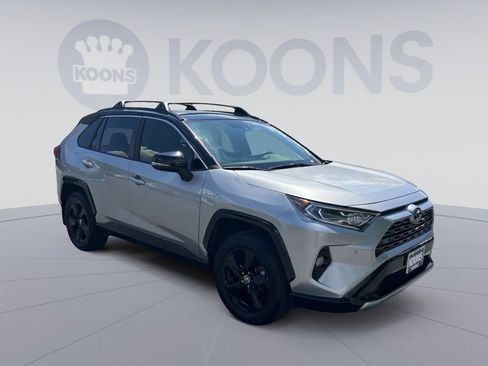 Used 2020 Toyota RAV4 XSE image 18
