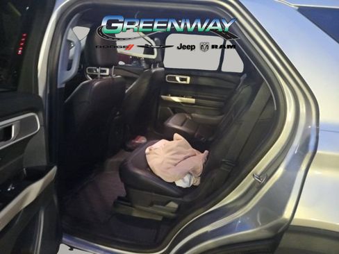 Used 2023 Ford Explorer XLT w/ Equipment Group 202A RWD image 14