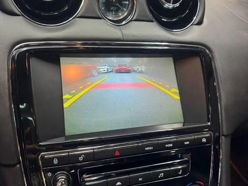 Used 2015 Jaguar XJ RWD image 22