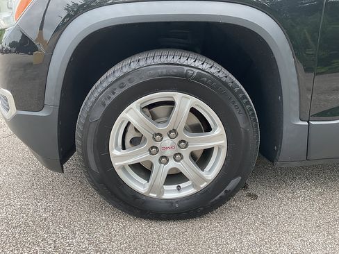 Used 2019 GMC Acadia SLE FWD image 15