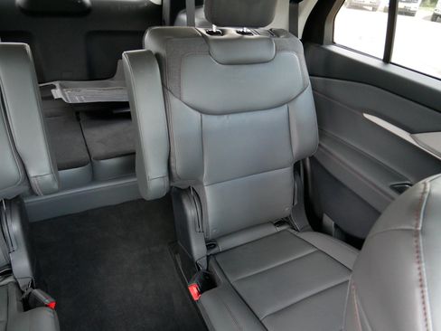 Used 2026 Ford Explorer Active w/ Active Comfort Package AWD/4WD image 14