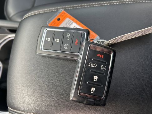 Used 2023 Jeep Grand Cherokee Limited w/ Black Appearance Package image 56