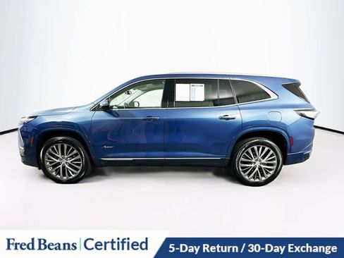 Certified 2025 Buick Enclave Avenir image 4
