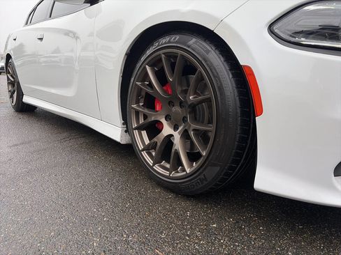 Used 2016 Dodge Charger R/T Scat Pack w/ Technology Group image 13