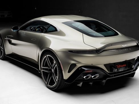 Used 2025 Aston Martin V8 Vantage Coupe RWD image 24