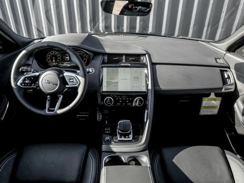 New 2024 Jaguar E-PACE R-Dynamic SE image 18