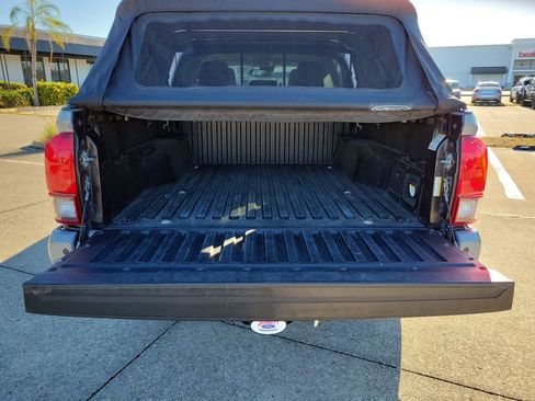 Used 2021 Toyota Tacoma SR5 w/ Trail Edition AWD/4WD image 9