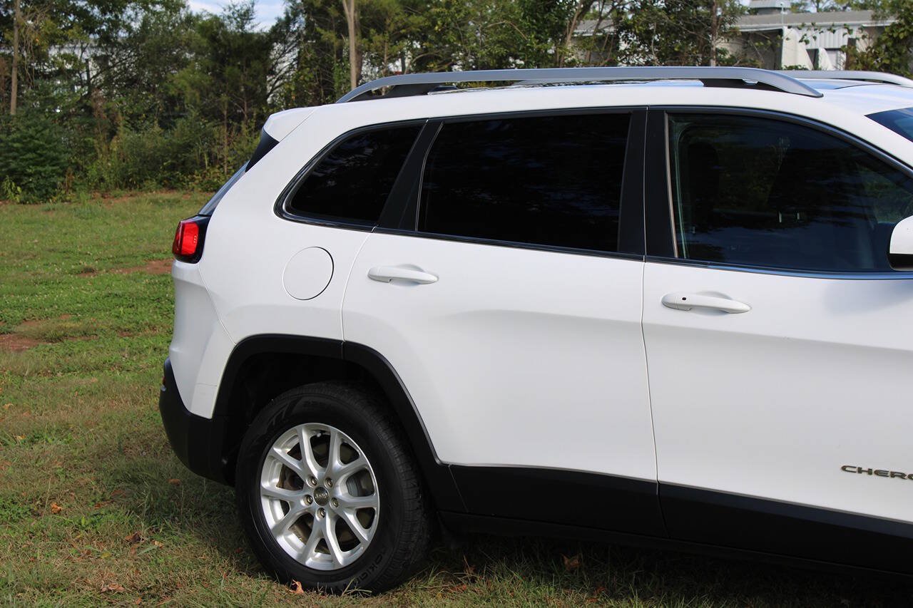 Used 2015 Jeep Cherokee Latitude w/ Comfort/Convenience Group AWD/4WD image 5
