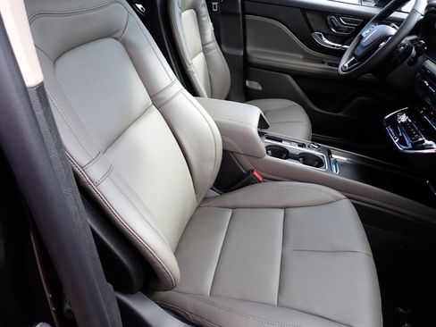 New 2026 Lincoln Corsair Premiere image 11