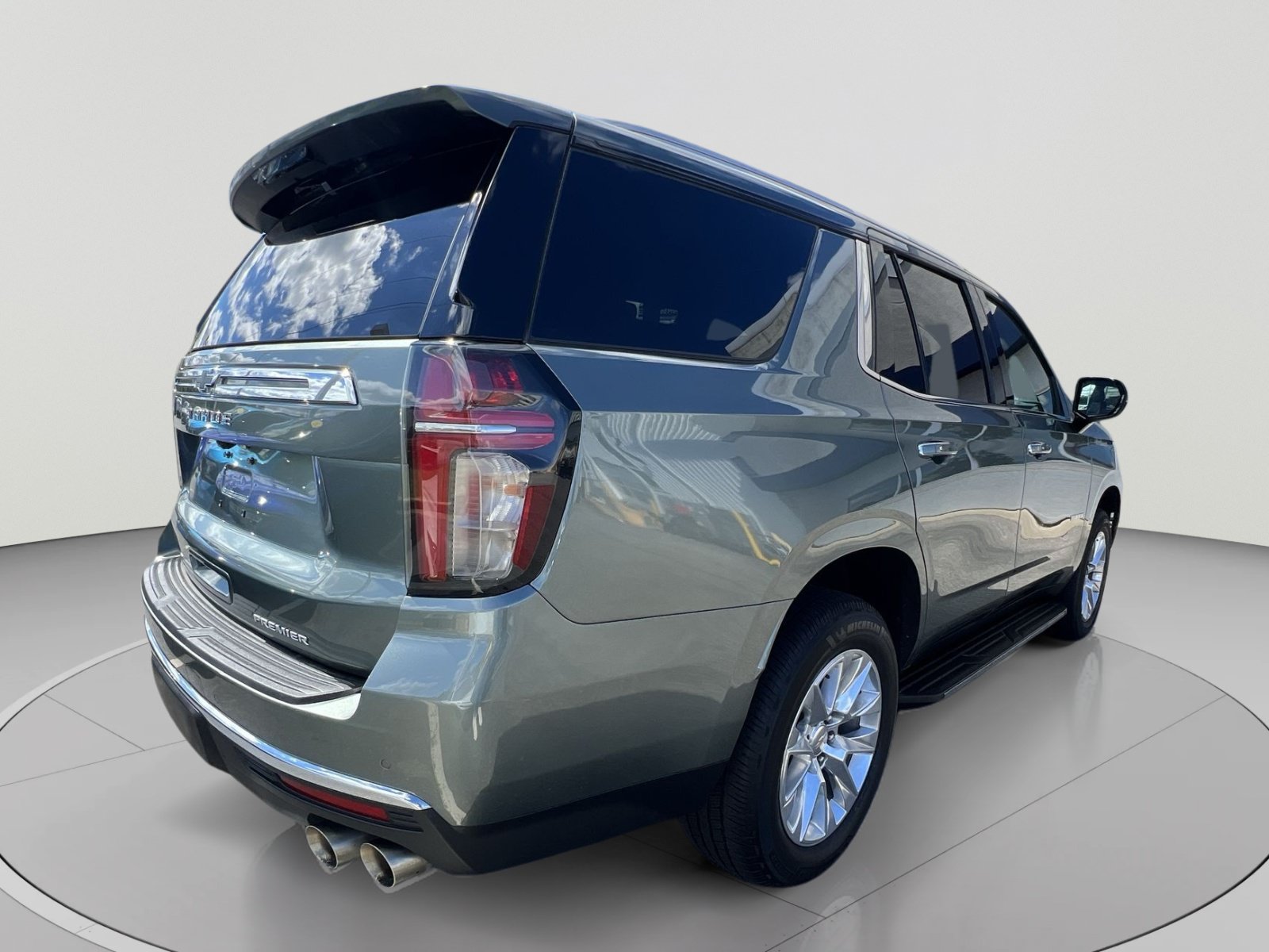 Used 2024 Chevrolet Tahoe Premier AWD/4WD image 5