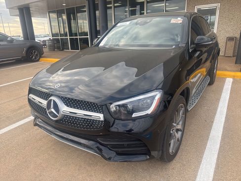 Used 2020 Mercedes-Benz GLC 300 4MATIC Coupe image 3