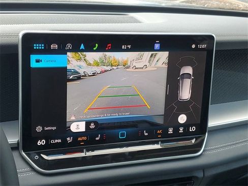 New 2025 Volkswagen Tiguan SE image 30