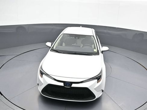 Certified 2020 Toyota Corolla LE FWD image 33