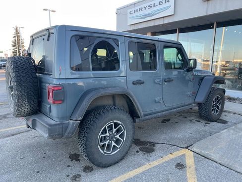 Used 2025 Jeep Wrangler Unlimited Rubicon w/ Technology Group image 2