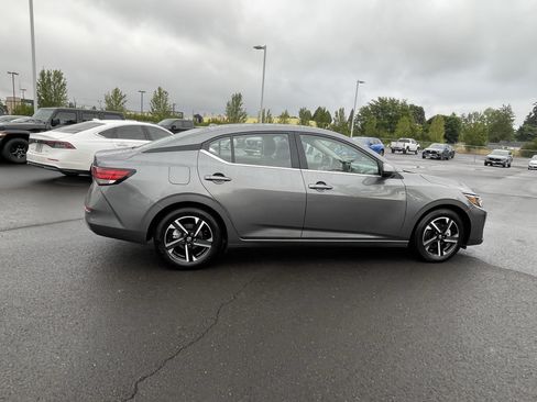 Used 2025 Nissan Sentra SV FWD image 6