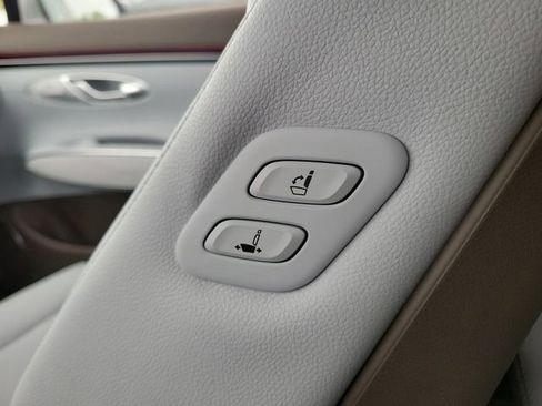 New 2026 Genesis GV70 2.5T Advanced image 9