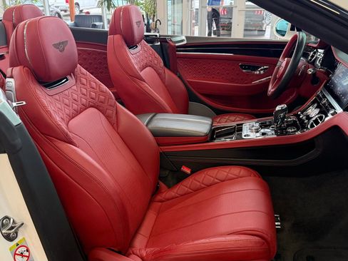 Used 2020 Bentley Continental GT image 46