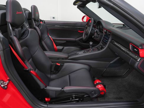 Used 2019 Porsche 911 Speedster RWD image 28