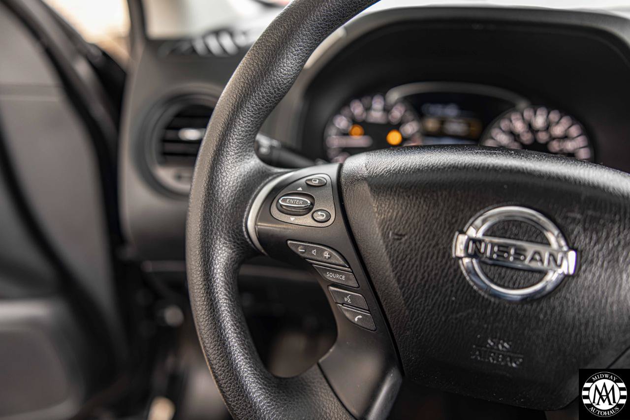 Used 2018 Nissan Pathfinder S AWD/4WD image 16