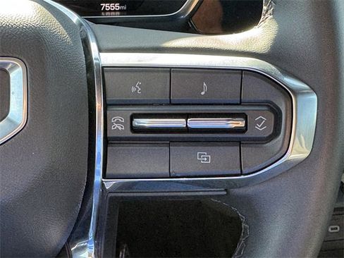 Used 2024 GMC Canyon Elevation image 16