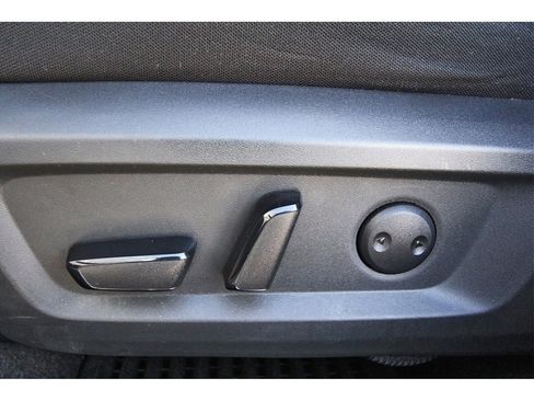 Used 2023 Nissan Rogue SV image 25