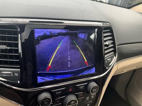 Used 2019 Jeep Grand Cherokee Limited AWD/4WD image 20