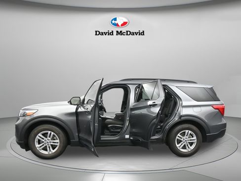 Used 2023 Ford Explorer XLT image 44