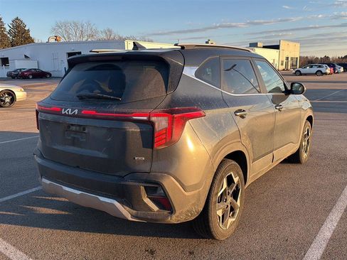Used 2024 Kia Seltos EX image 14