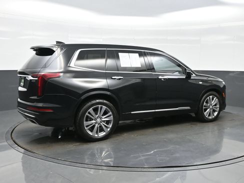 Used 2023 Cadillac XT6 Premium Luxury FWD image 6
