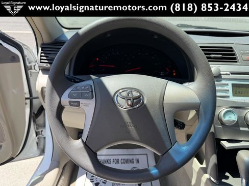 Used 2009 Toyota Camry LE FWD image 21
