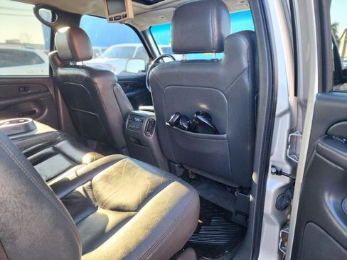 Used 2004 Chevrolet Avalanche Z71 w/ Sun And Sound Package image 25