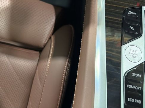 Used 2024 BMW X6 xDrive40i w/ Premium Package image 38